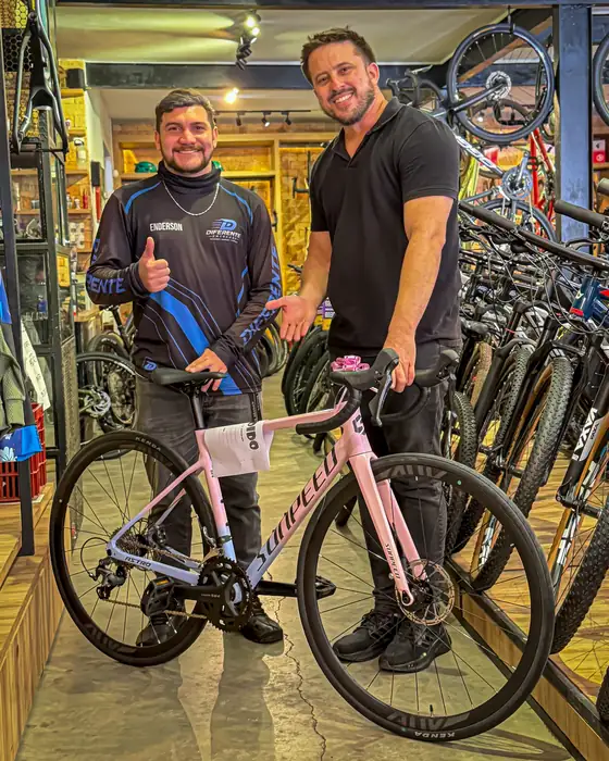 Entrega de uma speed Sunpeed rosa na Vow Bikes